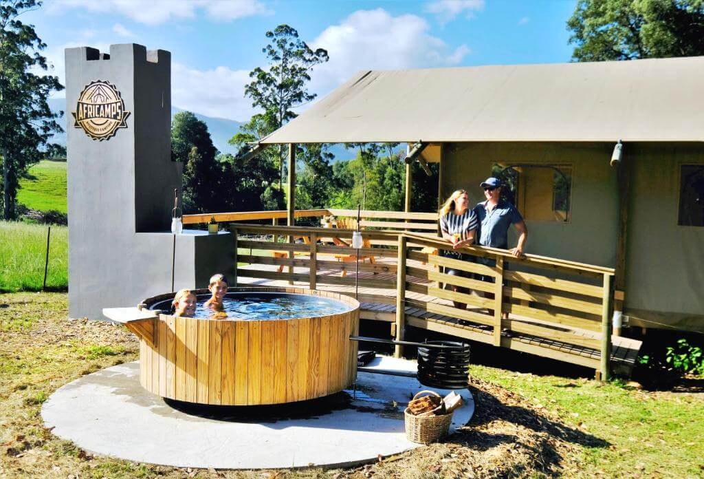 Glamping in een luxe safaritent met eigen hot tub op een Zuid-Afrikaanse boerderij